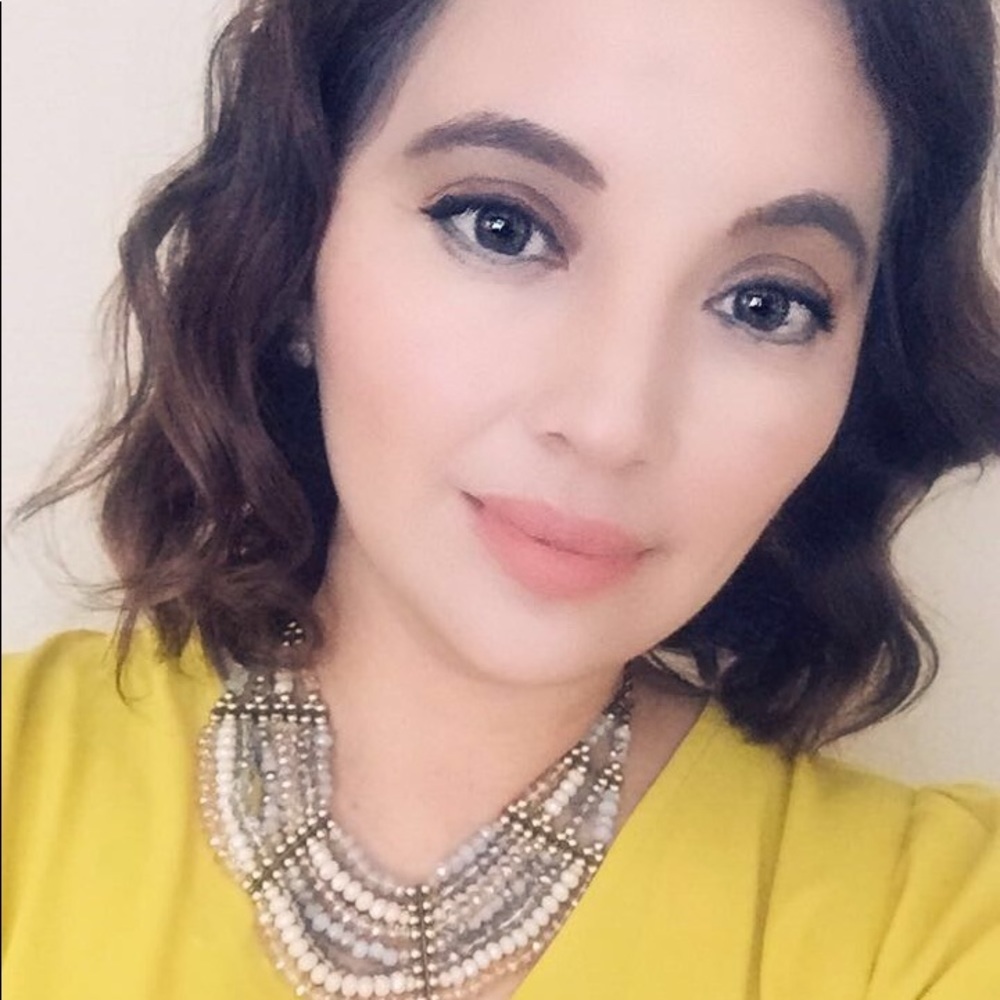 Meet your Posher, Elizama